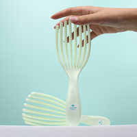 flexiflow detangler - pistachio cream